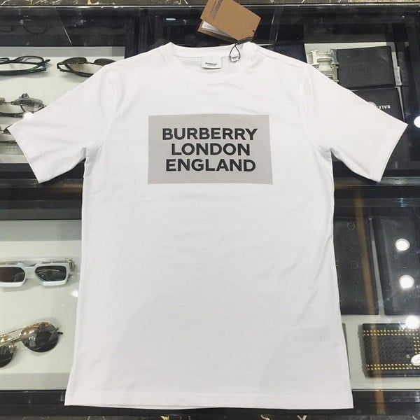  Phông Burberry Trắng Tag Ngực 