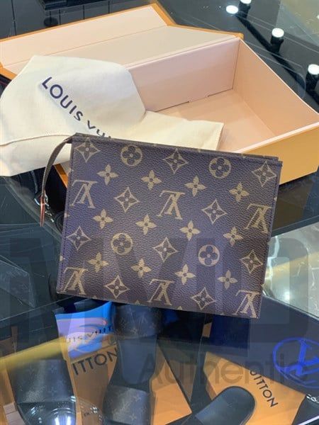  Clutch Louis Vuitton Toiletry Pouch 19 M47544 