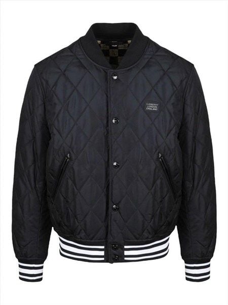  Khoác Burberry Đen Viền Trắng Trần Trám 8030814 70E 