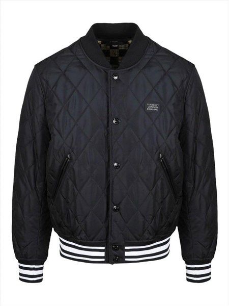  Khoác Burberry Đen Viền Trắng Trần Trám 8030814 70E 