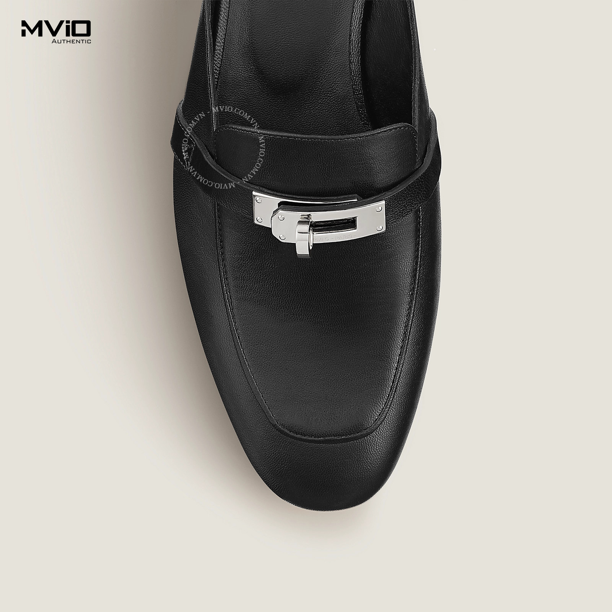  Slipper Hermes Đen Kelly Khoá Bạc CM211195Z2303 
