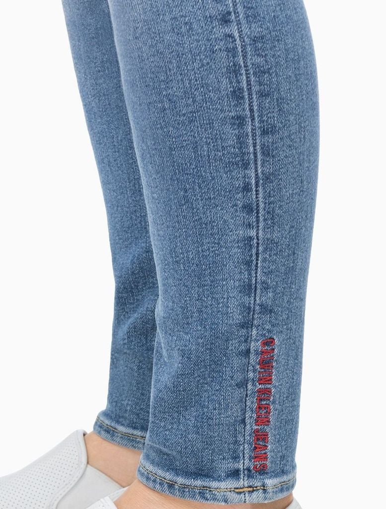 CKJ 010 SKINNY HIGH RISE JEANS