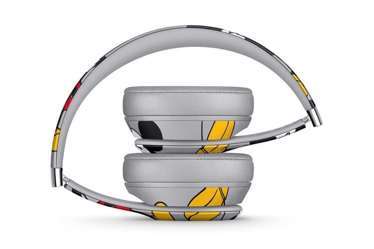 Beats Solo3 Wireless Headphones (Mickey's 90th Anniversary Edition)