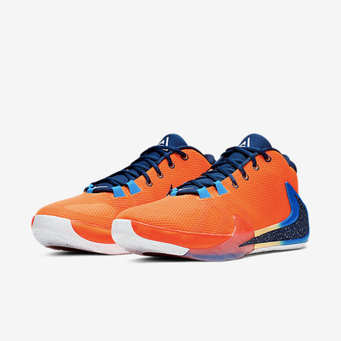 ZOOM FREAK 1 BASKETBALL SHOE