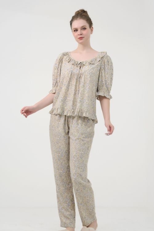  BKD010S51-BỘ TOLE DÀI VỚI THIẾT KẾ CỔ TRÒN, TAY PHỒNG MANG ĐẾN SỰ SANG TRỌNG VÀ DUYÊN DÁNG TẠO CẢM GIÁC THOẢI MÁI KHI MẶC 