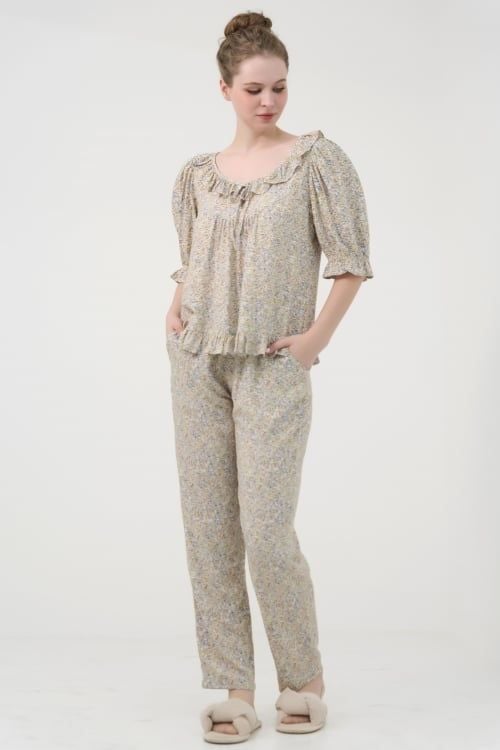  BKD010S51-BỘ TOLE DÀI VỚI THIẾT KẾ CỔ TRÒN, TAY PHỒNG MANG ĐẾN SỰ SANG TRỌNG VÀ DUYÊN DÁNG TẠO CẢM GIÁC THOẢI MÁI KHI MẶC 