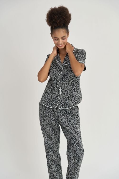  BKD01S5K15-BỘ DÀI KATE VỚI THIẾT KẾ CỔ SAM ĐIỂM NHẤN VIỀN  NỔI BẬT MANG LẠI SỰ THANH LỊCH VÀ THOẢI MÁI KHI MẶC 