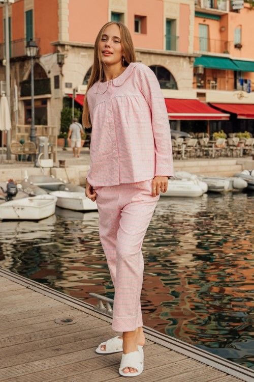  BKD120W41-BỘ PIJAMA DÀI TAY CỔ LÁ SEN, CHẤT KATE NỈ ẤM ÁP CHO THU ĐÔNG 