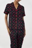  BKD138W02-BỘ KATE DÀI CỔ PIJAMA VỚI HỌA TIẾT CHERRY ĐỎ MANG LẠI CẢM GIÁC TRẺ TRUNG VÀ NĂNG ĐỘNG 