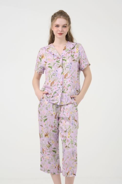  BKL044W31-BỘ TOLE LỬNG VỚI HOẠ TIẾT HOA LÁ MÀU TÍM VỚI THIẾT KẾ BÈO NHÚN DUYÊN DÁNG, CHẤT VẢI MỀM MẠI THOÁNG MÁT GIÚP NGƯỜI MẶC THOẢI MÁI SUỐT CẢ NGÀY. 