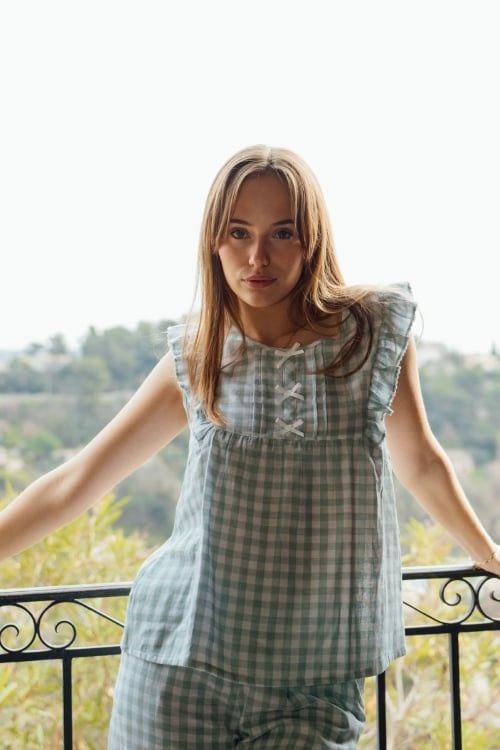  BKL080S51-BỘ  LỬNG KATE VỚI THIẾT KẾ CỔ TRÒN ĐIỂM NHẤN RODE TẠO SỰ TRẺ TRUNG VÀ NĂNG ĐỘNG 