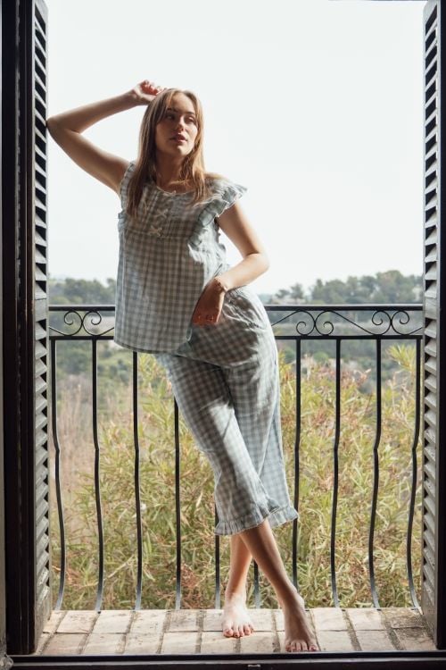  BKL080S51-BỘ  LỬNG KATE VỚI THIẾT KẾ CỔ TRÒN ĐIỂM NHẤN RODE TẠO SỰ TRẺ TRUNG VÀ NĂNG ĐỘNG 