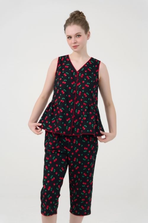  BKL151S32-BỘ KATE LỬNG CỔ V VỚI  MÀU ĐEN HỌA TIẾT CHERRY ĐỎ GIÚP BỘ ĐỒ THÊM PHẦN NHẸ NHÀNG VÀ NỮ TÍNH. 