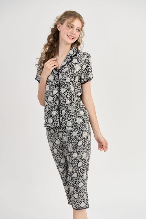  BKL163W41-BỘ TOLE LỬNG CỔ PIJAMA VỚI ĐIỂM NHẤN REN NỔI BẬT MANG ĐẾN SỰ THOẢI MÁI VÀ THOÁNG MÁT. 