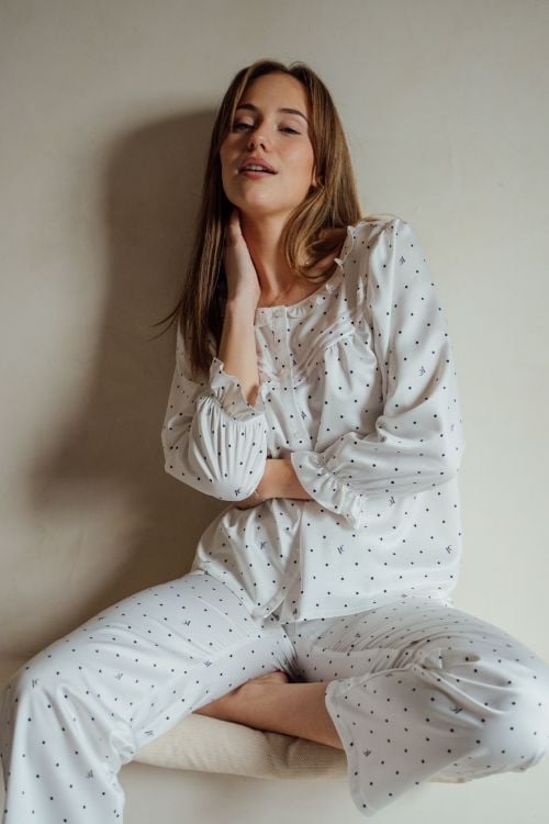  BSD010S51-BỘ SATIN DÀI VỚI THIẾT KẾ CỔ TRÒN, TAY PHỒNG MANG ĐẾN SỰ SANG TRỌNG VÀ DUYÊN DÁNG TẠO CẢM GIÁC THOẢI MÁI KHI MẶC 