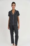  BSD013W42-BỘ DÀI  SATIN CỔ PIJAMA VỚI CHẤT LIỆU MỀM MỊN, MÁT MẺ MANG LẠI CẢM GIÁC THOẢI MÁI VÀ SANG TRỌNG KHI MẶC. 