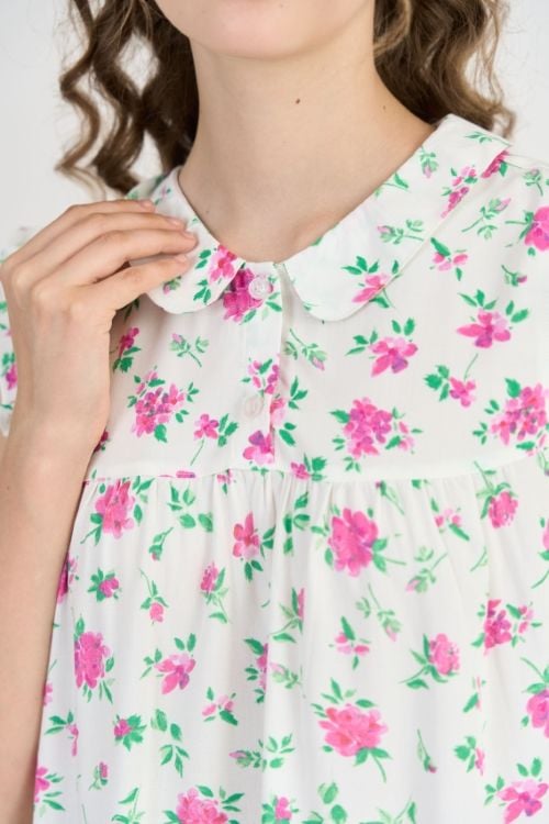  BSK015S31-BỘ TOLE SHORT THIẾT KẾ CỔ SEN VÀ PHỐI TAY BÈO XINH XẮN VỚI HỌA TIẾT HOA NHÍ TẠO CẢM GIÁC THOẢI MÁI VÀ TƯƠI TRẺ. 