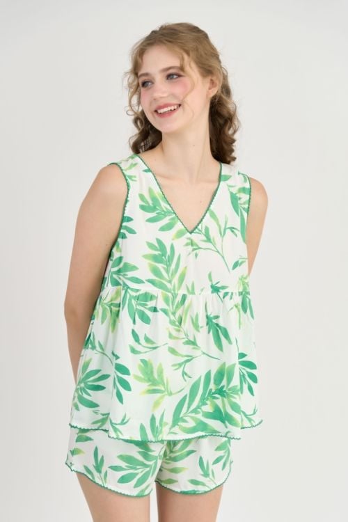  BSK02S5K20-BỘ SHORT TOLE CỔ V VỚI ĐIỂM NHẤN RODE NỔI BẬT MANG ĐẾN CẢM GIÁC TƯƠI MỚI VÀ NGỌT NGÀO. 