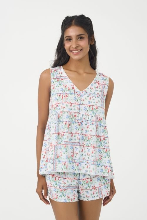  BSK036S31-BỘ SHORT TOLE CỔ V VỚI HOẠ TIẾT HOA LÁ MANG ĐẾN CẢM GIÁC TƯƠI MỚI VÀ NGỌT NGÀO. 