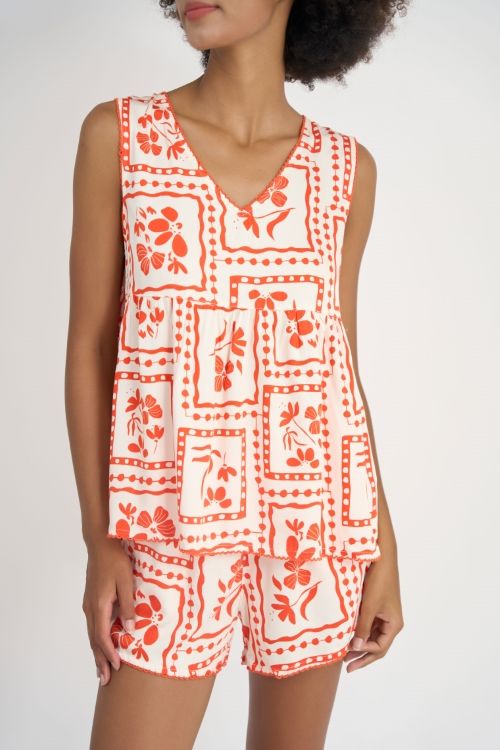  BSK037S31-BỘ SHORT TOLE CỔ V VỚI ĐIỂM NHẤN RODE NỔI BẬT MANG ĐẾN CẢM GIÁC TƯƠI MỚI VÀ NGỌT NGÀO. 