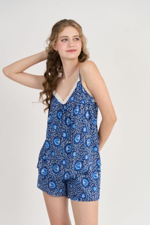  BSK043S32-BỘ TOLE SHORT VỚI THIẾT KẾ 2 DÂY QUYẾN RŨ, ĐIỂM NHẬN REN NỔI BẬT MANG LẠI CẢM GIÁC MỀM MẠI VÀ THOÁNG MÁT. 