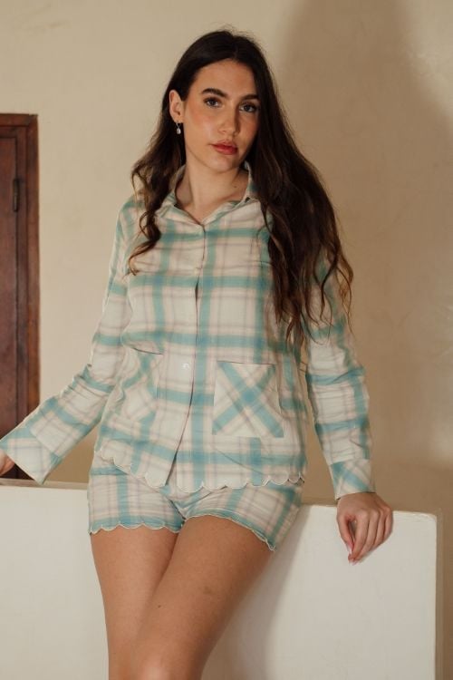  BSK050S51-BỘ KATE SHORT VỚI THIẾT KẾ CỔ SƠ MI ĐIỂM NHẤN THÊU NỔI BẬT MANG ĐẾN SỰ SANG TRỌNG  VÀ THOẢI MÁI KHI MẶC 