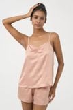  BSS011W44-BỘ SATIN SHORT VỚI THIẾT KẾ 2 DÂY QUYẾN RŨ, MANG LẠI CẢM GIÁC MỀM MẠI VÀ THOÁNG MÁT. 