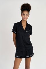 BSS019S41-BỘ SHORT SATIN CỔ PIJAMA VỚI CHẤT LIỆU MỀM MỊN, MÁT MẺ MANG LẠI CẢM GIÁC THOẢI MÁI VÀ SANG TRỌNG KHI MẶC.