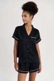  BSS019S41-BỘ SHORT SATIN CỔ PIJAMA VỚI CHẤT LIỆU MỀM MỊN, MÁT MẺ MANG LẠI CẢM GIÁC THOẢI MÁI VÀ SANG TRỌNG KHI MẶC. 