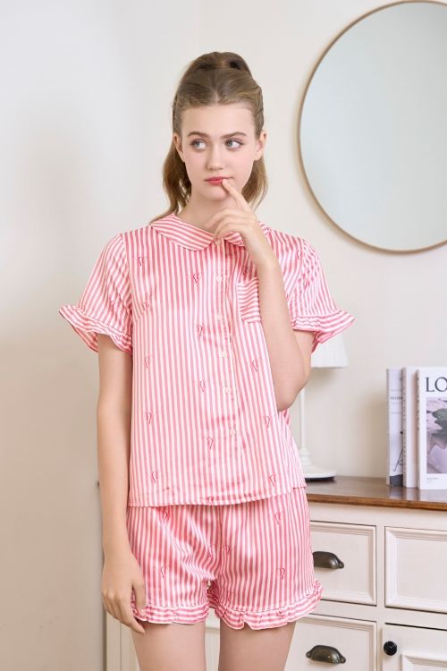  BSS03S5S02-BỘ SHORT SATIN CAO CẤP VỚI THIẾT KẾ CỔ LÁ SEN TẠO CẢM GIÁC MỀM MẠI, THOÁNG MÁT  LÀ LỰA CHỌN LÝ TƯỞNG CHO MÙA HÈ 