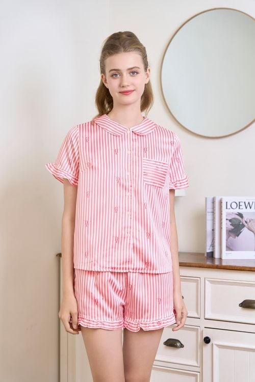  BSS03S5S02-BỘ SHORT SATIN CAO CẤP VỚI THIẾT KẾ CỔ LÁ SEN TẠO CẢM GIÁC MỀM MẠI, THOÁNG MÁT  LÀ LỰA CHỌN LÝ TƯỞNG CHO MÙA HÈ 