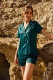  BSS040W41-BỘ SHORT SATIN CAO CẤP NỀN XANH CHẤM BI ĐEN, CỔ PIJAMA THOẢI MÁI VÀ THỜI THƯỢNG. 
