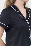  BSS041W41-BỘ SHORT SATIN CAO CẤP NỀN ĐEN VỚI THIẾT KỂ CỔ PIJAMA THOẢI MÁI VÀ THỜI THƯỢNG. 