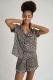  BSS070S51-BỘ SHORT SATIN CỔ PIJAMA VỚI CHẤT LIỆU MỀM MỊN, MÁT MẺ MANG LẠI CẢM GIÁC THOẢI MÁI VÀ SANG TRỌNG KHI MẶC. 