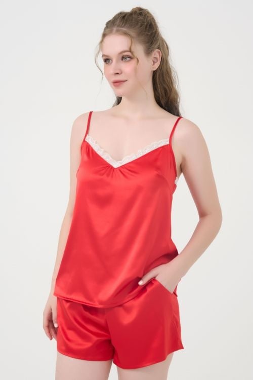  BSS072W31-BỘ SATIN SHORT VỚI THIẾT KẾ 2 DÂY QUYẾN RŨ, ĐIỂM NHẬN REN NỔI BẬT MANG LẠI CẢM GIÁC MỀM MẠI VÀ THOÁNG MÁT. 