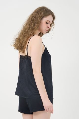  BSS073W31-BỘ SATIN SHORT VỚI THIẾT KẾ 2 DÂY QUYẾN RŨ, ĐIỂM NHẬN REN NỔI BẬT MANG LẠI CẢM GIÁC MỀM MẠI VÀ THOÁNG MÁT. 