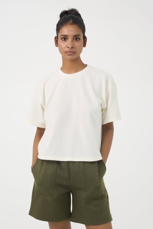  BST080W42-BỘ SHORT THUN VỚI THIẾT KẾ ÁO CROPTOP MANG PHONG CÁCH TRẺ TRUNG VÀ NĂNG ĐỘNG, TẠO CẢM GIÁC THOẢI MÁI KHI MẶC 