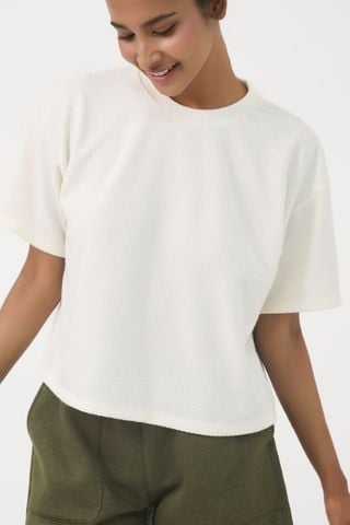  BST080W42-BỘ SHORT THUN VỚI THIẾT KẾ ÁO CROPTOP MANG PHONG CÁCH TRẺ TRUNG VÀ NĂNG ĐỘNG, TẠO CẢM GIÁC THOẢI MÁI KHI MẶC 