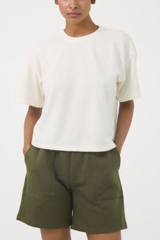  BST080W42-BỘ SHORT THUN VỚI THIẾT KẾ ÁO CROPTOP MANG PHONG CÁCH TRẺ TRUNG VÀ NĂNG ĐỘNG, TẠO CẢM GIÁC THOẢI MÁI KHI MẶC 