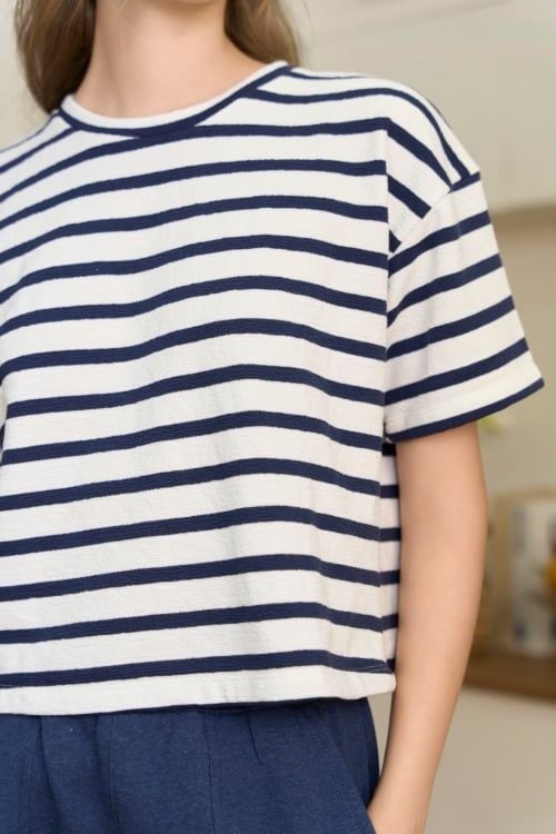  BST080W46-BỘ SHORT THUN VỚI THIẾT KẾ ÁO CROPTOP MANG PHONG CÁCH TRẺ TRUNG VÀ NĂNG ĐỘNG, TẠO CẢM GIÁC THOẢI MÁI KHI MẶC 