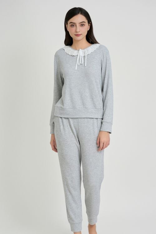  BTD160W41-BỘ THUN DÀI VỚI THIẾT KẾ CỔ TRÒN BÈO REN NỔI BẬT TẠO ĐIỂM NHẤN NỮ TÍNH VÀ NHẸ NHÀNG 