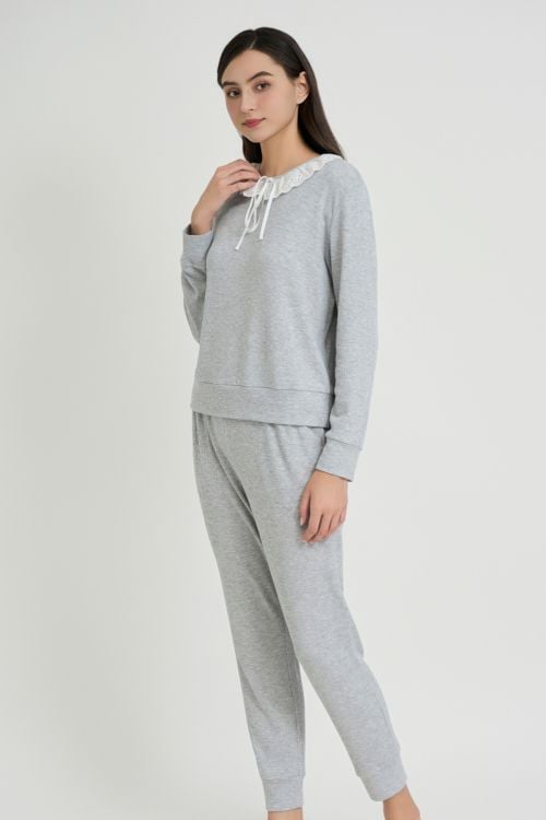  BTD160W41-BỘ THUN DÀI VỚI THIẾT KẾ CỔ TRÒN BÈO REN NỔI BẬT TẠO ĐIỂM NHẤN NỮ TÍNH VÀ NHẸ NHÀNG 