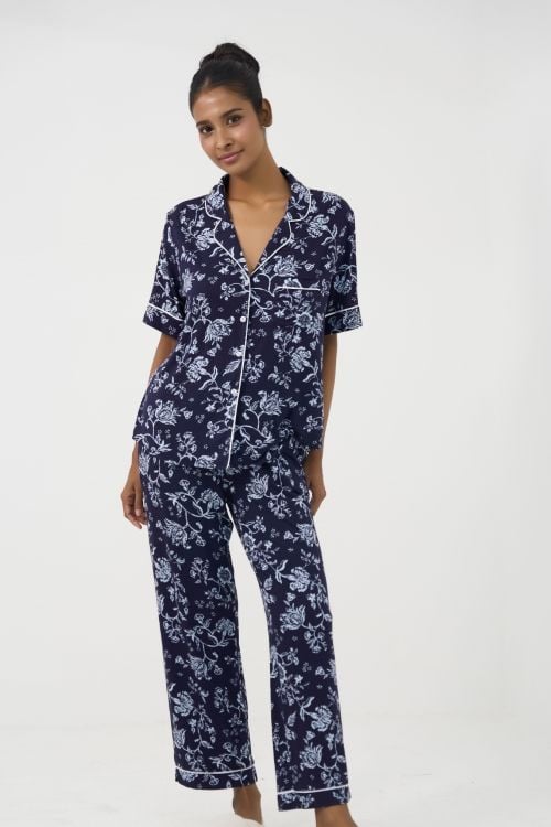  BTD180W41-BỘ THUN DÀI PIJAMA THIẾT KẾ TỪ CHẤT LIỆU THUN CO GIÃN, MỀM MẠI MANG LẠI SỰ THOẢI MÁI KHI MẶC 