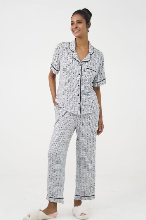  BTD180W42-BỘ THUN DÀI PIJAMA THIẾT KẾ TỪ CHẤT LIỆU THUN CO GIÃN, MỀM MẠI MANG LẠI SỰ THOẢI MÁI KHI MẶC 