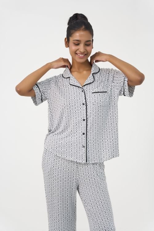  BTD180W42-BỘ THUN DÀI PIJAMA THIẾT KẾ TỪ CHẤT LIỆU THUN CO GIÃN, MỀM MẠI MANG LẠI SỰ THOẢI MÁI KHI MẶC 