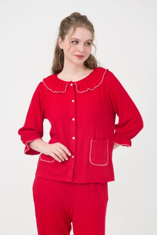  BTL060W41-BỘ THUN LỬNG MÀU ĐỎ VỚI HỌA TIẾT TRẺ TRUNG PHÙ HỢP CHO MÙA TẾT. 