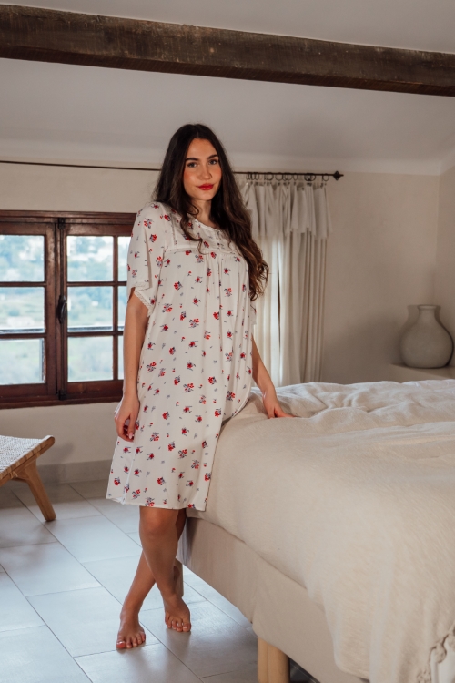 DDK040S51-ĐẦM TOLE DÀI THIẾT KẾ CỔ TRÒN VỚI ĐIỂM NHẤN REN NỔI BẬT MANG ĐẾN TRẺ TRUNG VÀ DUYÊN DÁNG