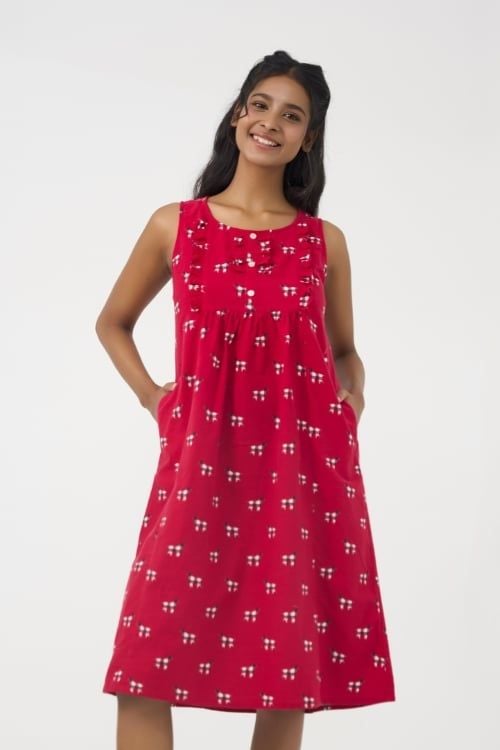  DDK070W41-ĐẦM KATE NỈ  MÀU ĐỎ SÁT NÁCH VỚI THIẾT KẾ NHẸ NHÀNG CHO MÙA TẾT. 