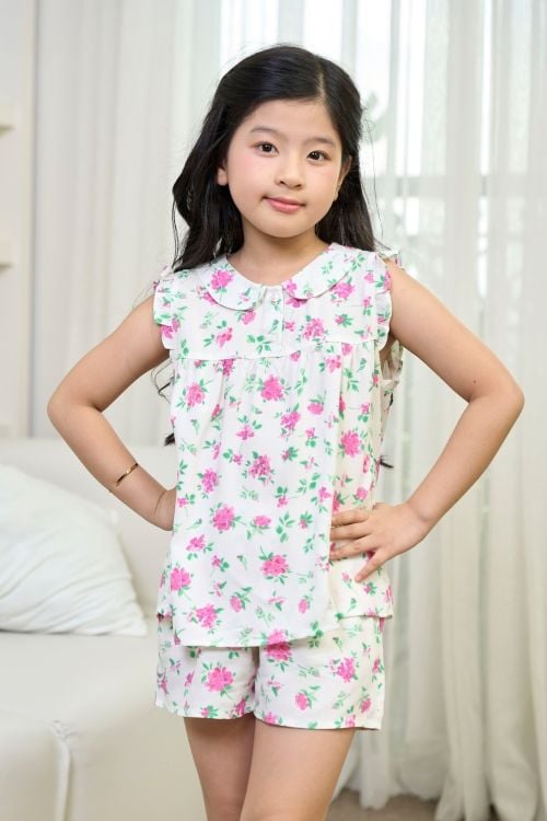  KSK015S11-BỘ TOLE SHORT  BÉ GÁI THIẾT KẾ CỔ SEN VÀ PHỐI TAY BÈO  VỚI HỌA TIẾT HOA NHÍ MANG ĐẾN SỰ XINH XẮN VÀ ĐÁNG YÊU 