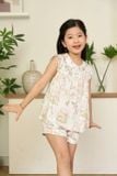  KSK016S11-BỘ TOLE SHORT  BÉ GÁI THIẾT KẾ CỔ SEN VÀ PHỐI TAY BÈO  VỚI HỌA TIẾT HOA NHÍ MANG ĐẾN SỰ XINH XẮN VÀ ĐÁNG YÊU 